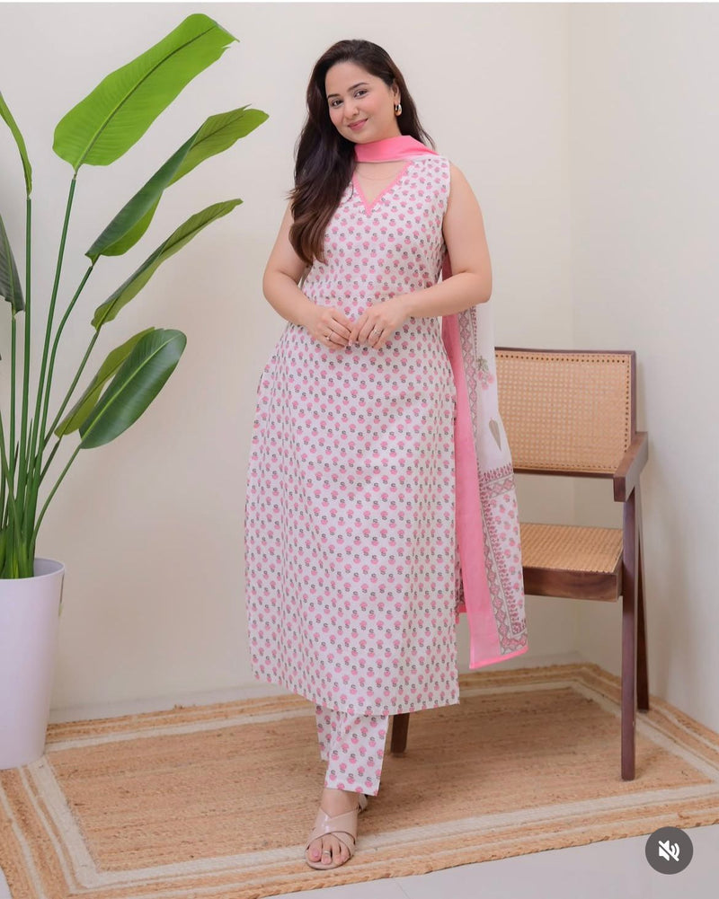 Mul Cotton Suit Set | Floral Print & Lace Work