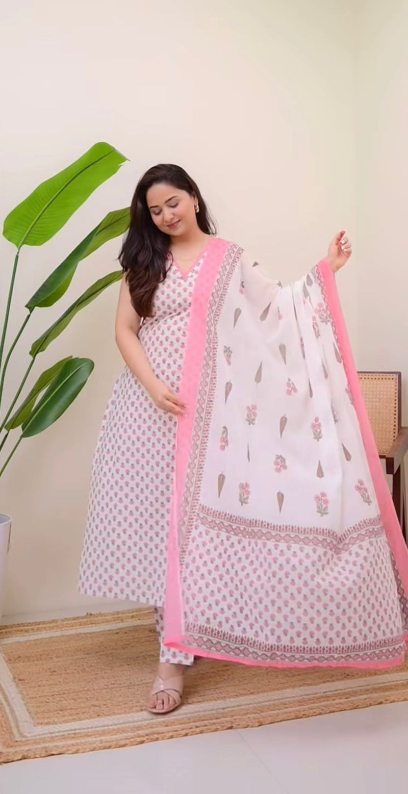 Mul Cotton Suit Set | Floral Print & Lace Work