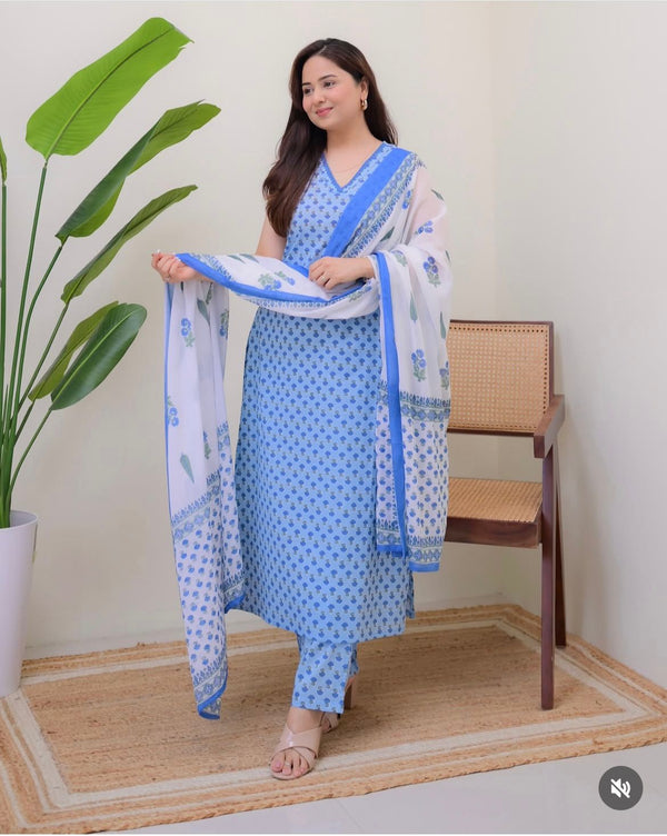 Mul Cotton Suit Set | Floral Print & Lace Work