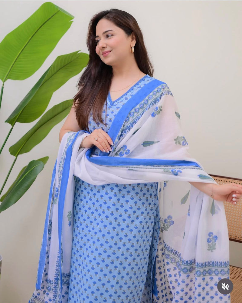 Mul Cotton Suit Set | Floral Print & Lace Work