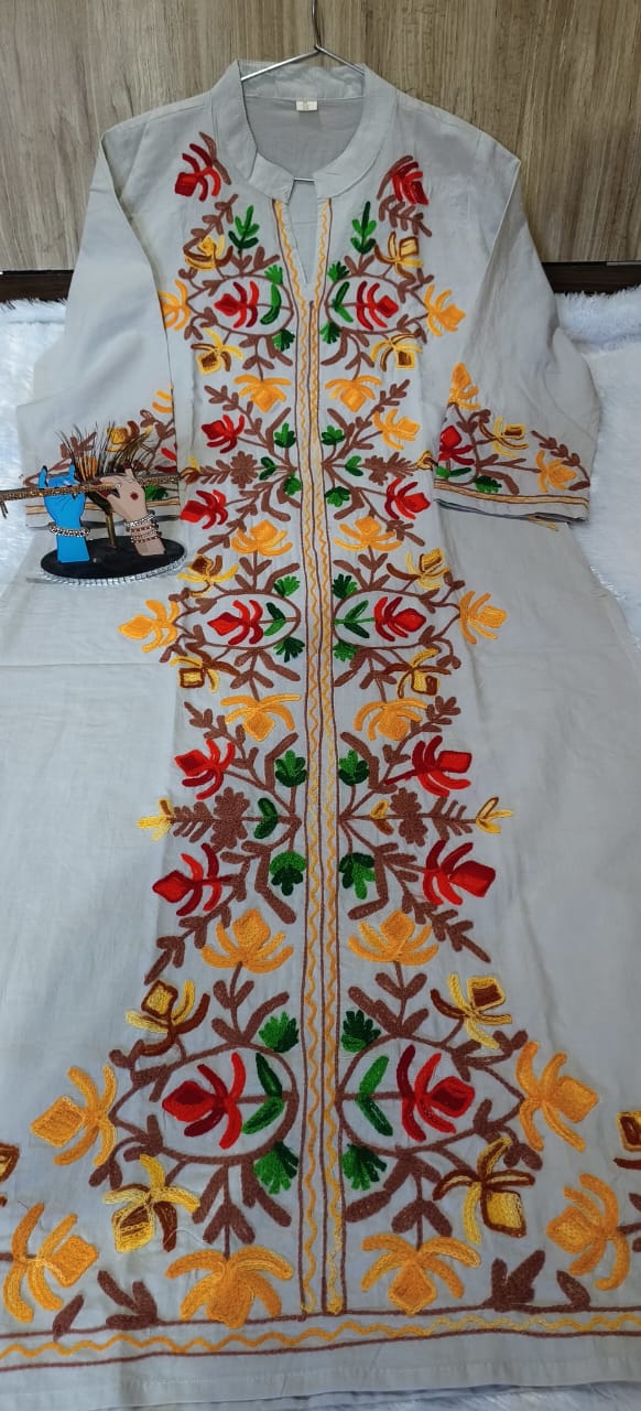 Exquisite 3-Piece Kurti Pant Dupatta Set