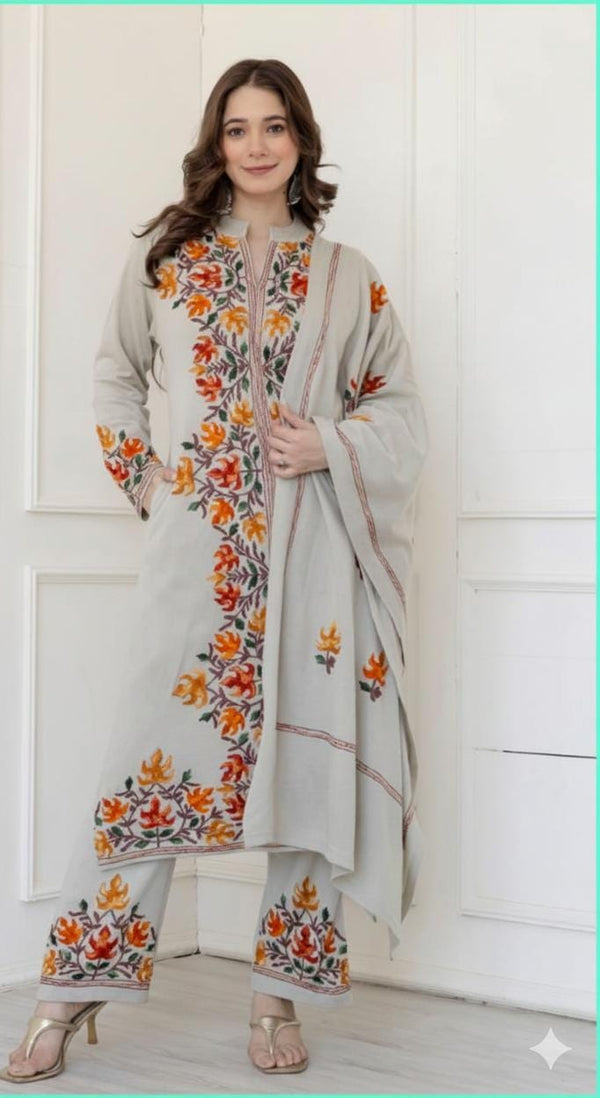 Exquisite 3-Piece Kurti Pant Dupatta Set