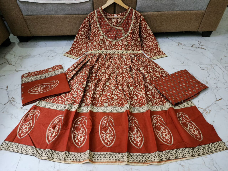 beautifully crafted 3-piece cotton suit set