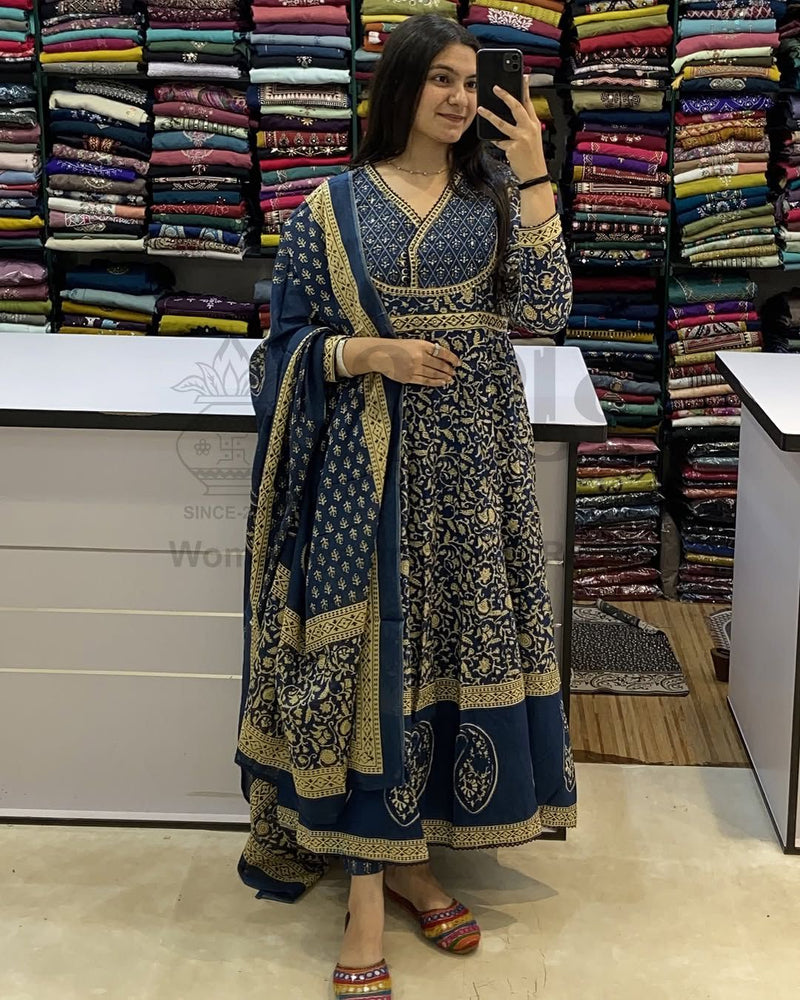 beautifully crafted 3-piece cotton suit set