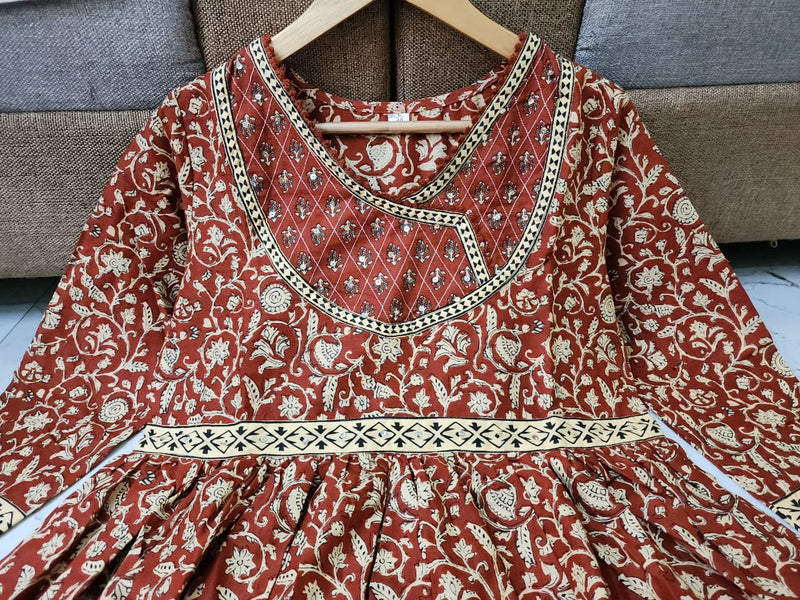 beautifully crafted 3-piece cotton suit set