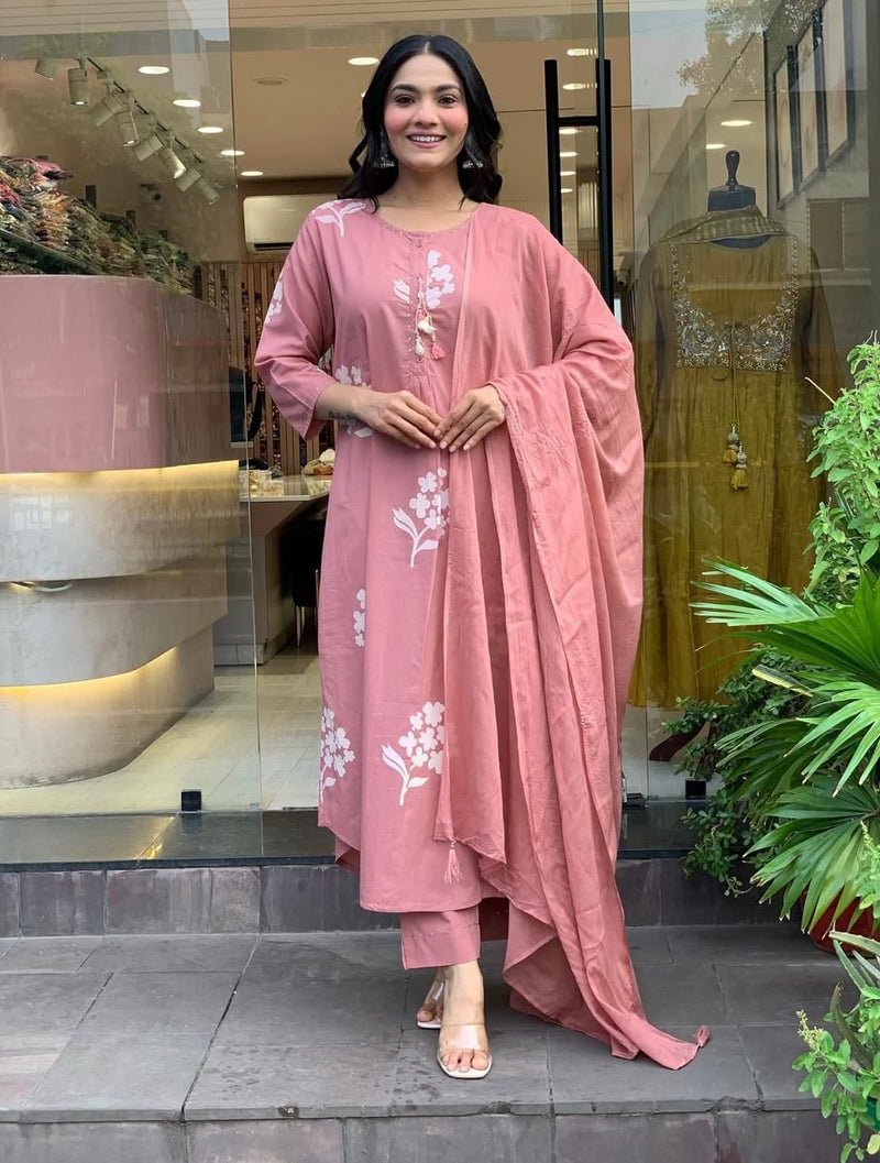 Premium ELEGANT COTTON KURTi pant dupatta SET