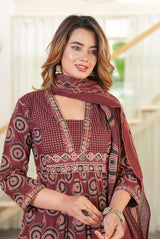 Women Pure Cotton 60x60 Embroidered Kurta Pant Set with Mulmul Dupatta