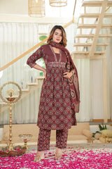 Women Pure Cotton 60x60 Embroidered Kurta Pant Set with Mulmul Dupatta
